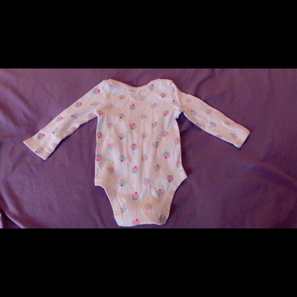 cute long-sleeve baby cupcake onesie - Picture 2 of 3